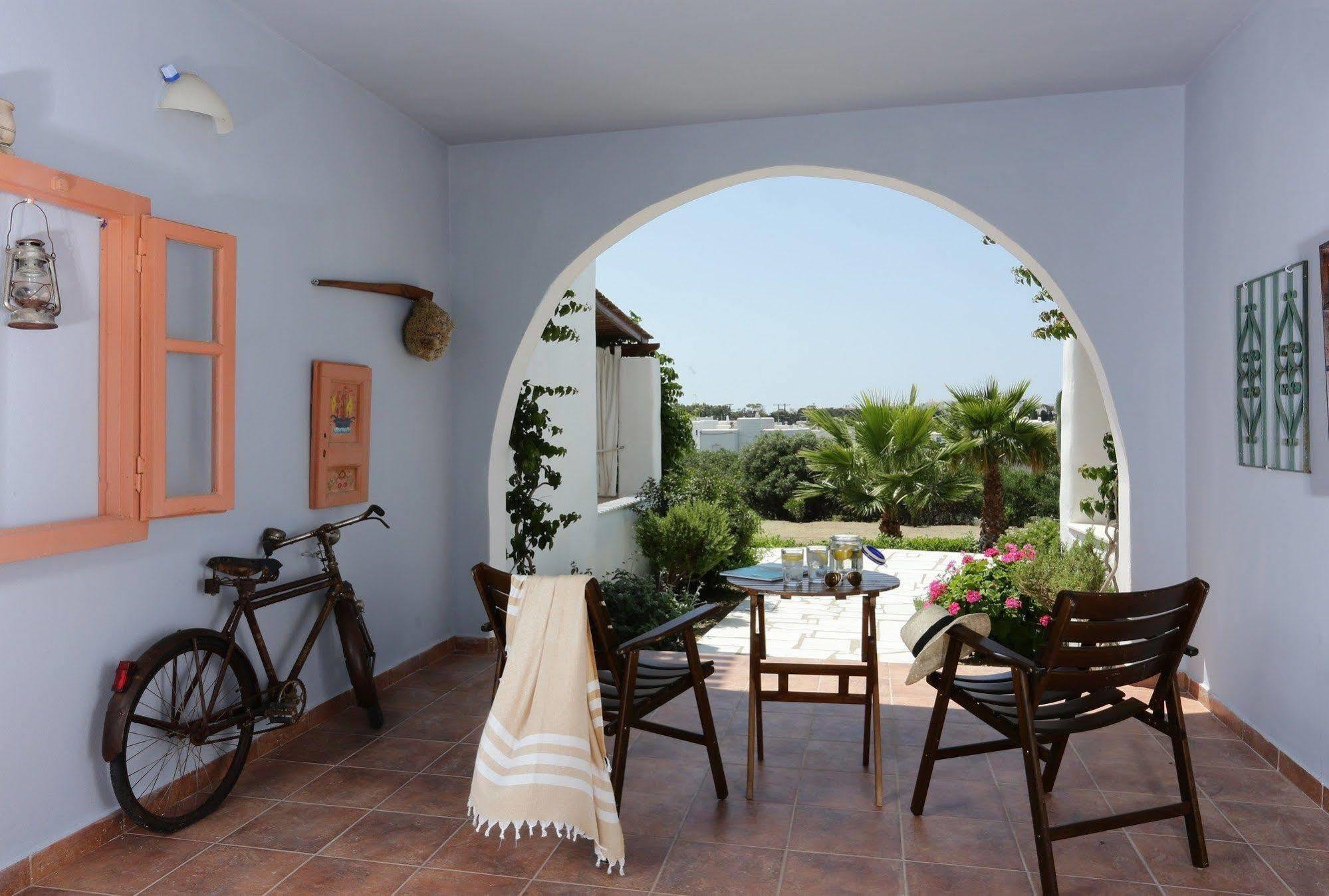 9 Muses - Paros Aparthotel Exteriör bild