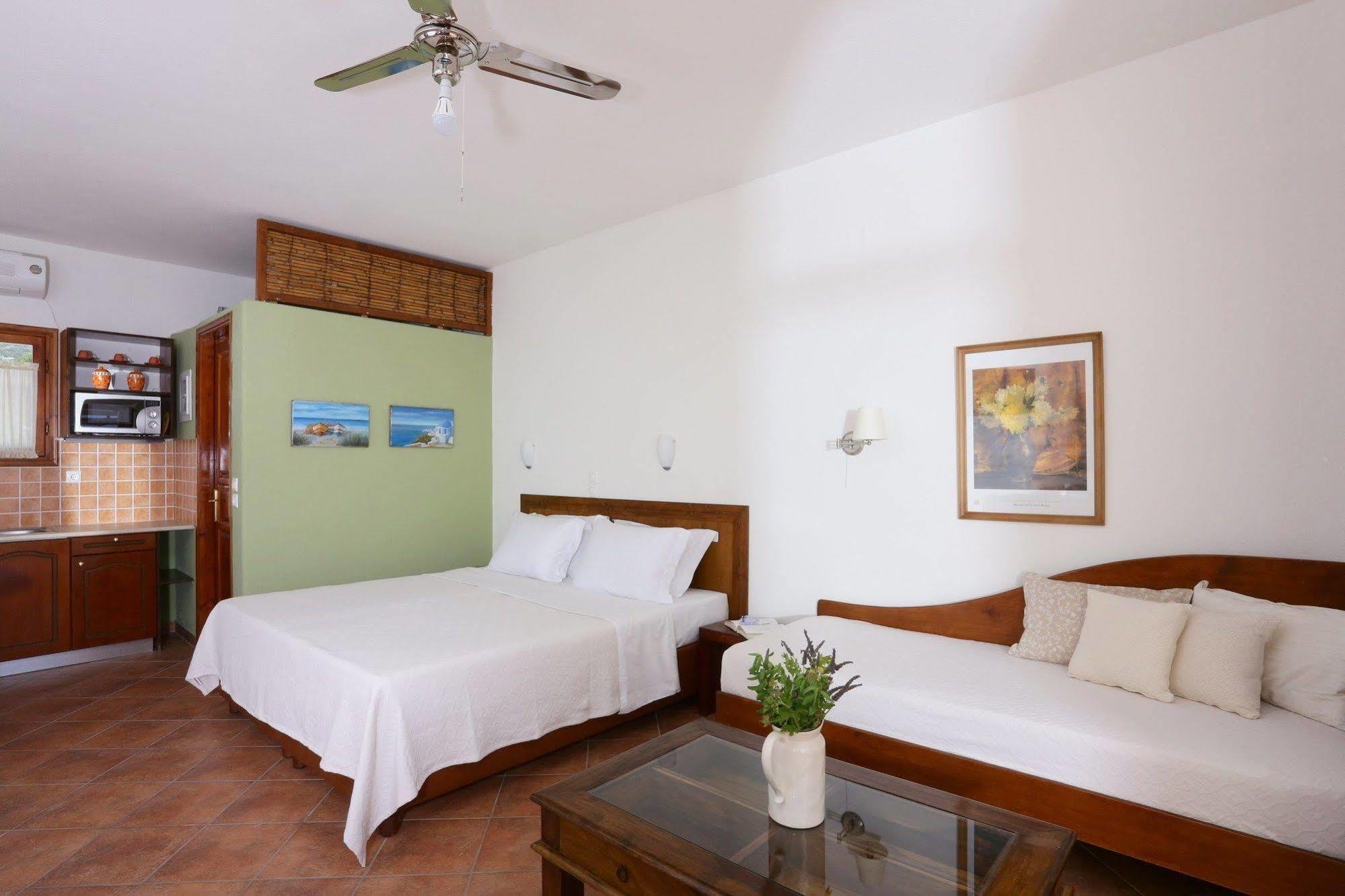 9 Muses - Paros Aparthotel Exteriör bild