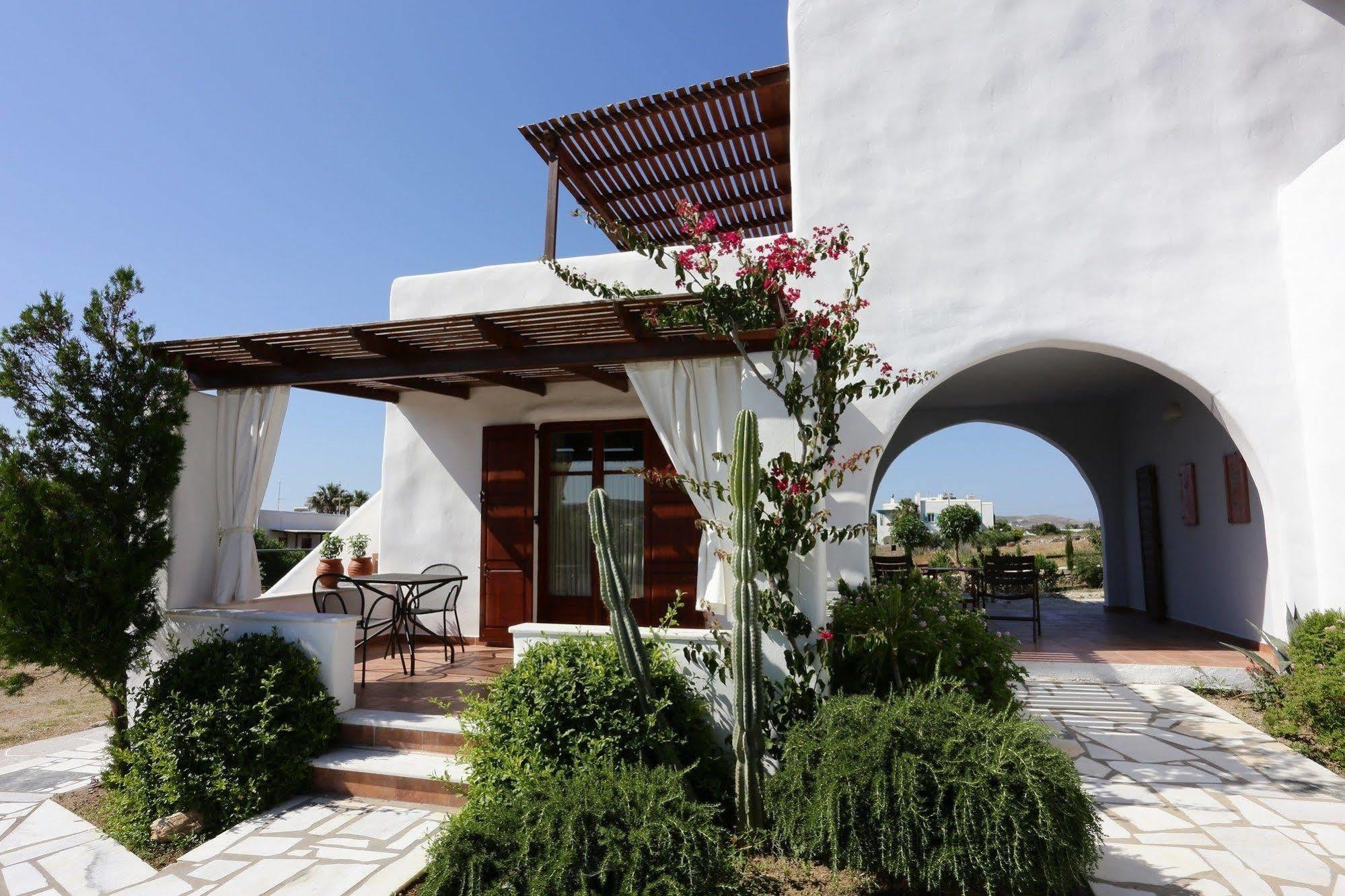9 Muses - Paros Aparthotel Exteriör bild